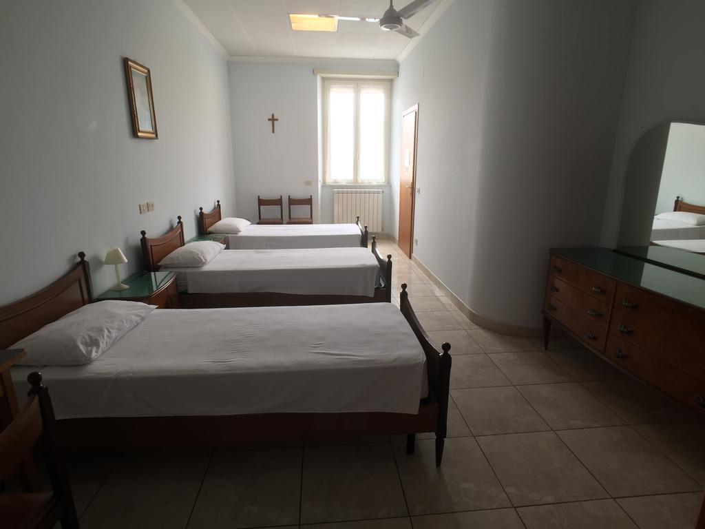 Casa Religiosa Per Ferie Ancelle Del Santuario Hotel Roma Exterior foto