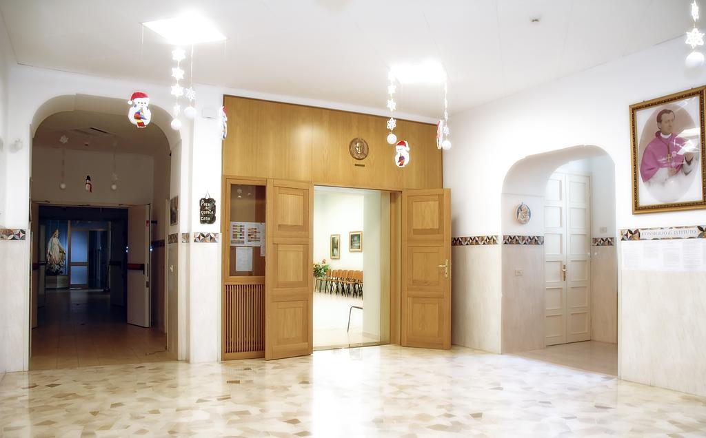 Casa Religiosa Per Ferie Ancelle Del Santuario Hotel Roma Exterior foto